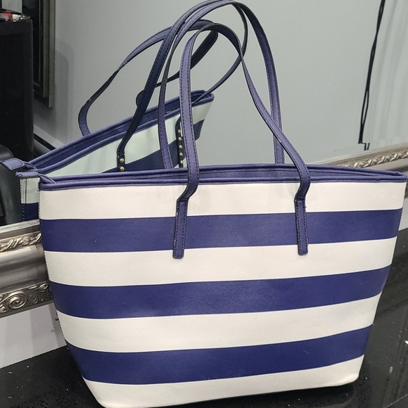 Large beach bag tote

ALDO - Picture 2 of 8